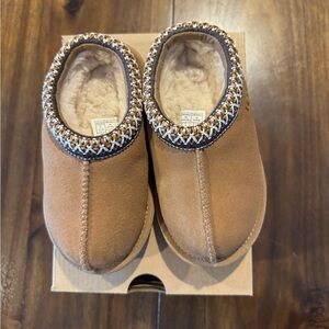 Toddler Ugg Tasman slippers